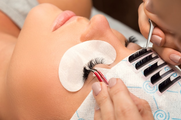 Procedure of eyelashes extension