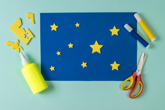 Production of blue background paper with yellow stars