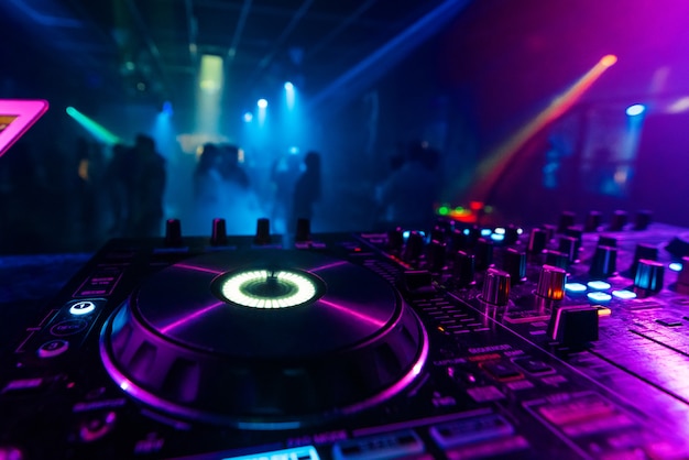 Professional DJ controller for mixing electronic music