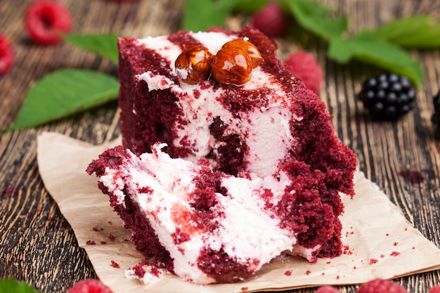 Puff pastry with raspberries and blackberries, puff pastry with white cream filling and red dough