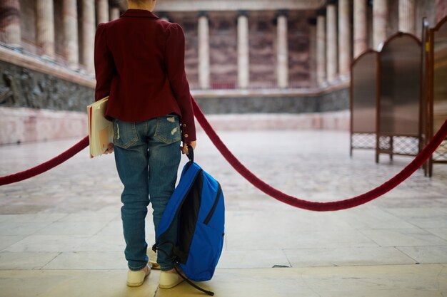 Pupil in museum