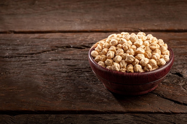 Raw chickpeas in the bowl