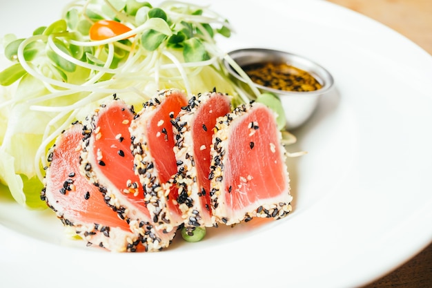 Raw fresh tuna salad