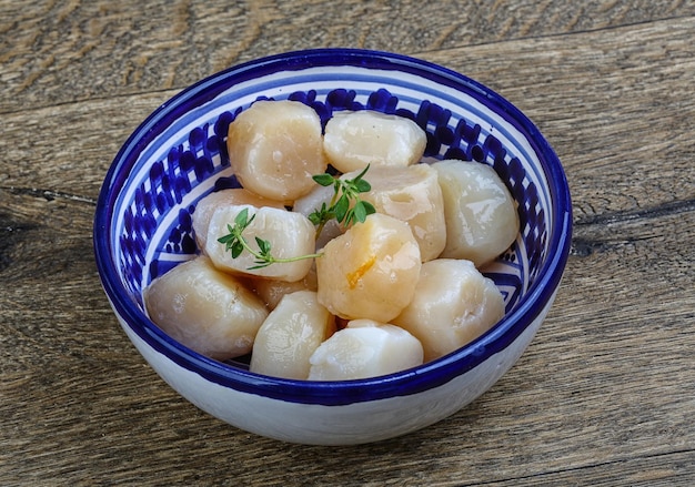 Raw scallops