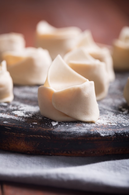 Raw wonton, Chinese dish made from dough and fillings