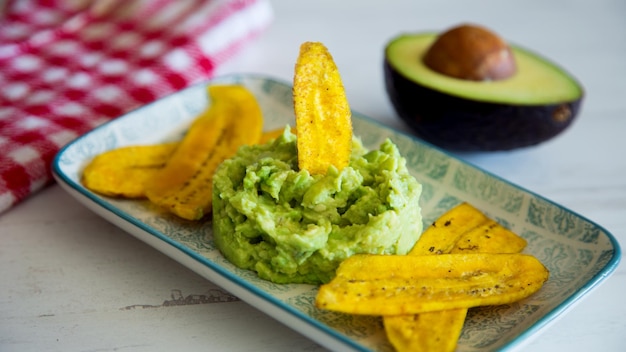 Recipe. Fried banana with guacamole.