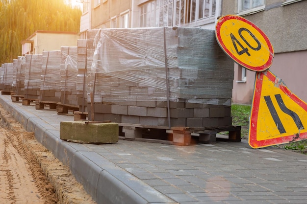 Repair of the road with the help of concrete paving slabs