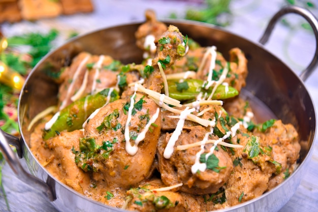 Restaurant style chicken curry