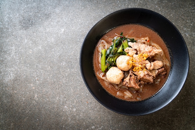 Rice noodle soup with Stewed pork