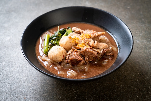 Rice noodle soup with Stewed pork