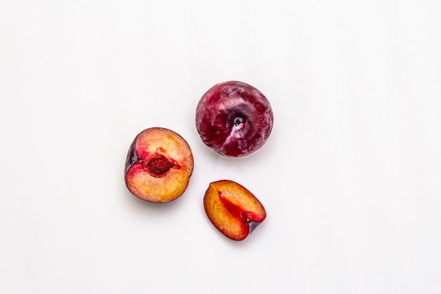 Photo ripe large purple plums