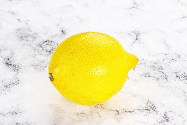 Photo ripe sour yellow juicy lemon