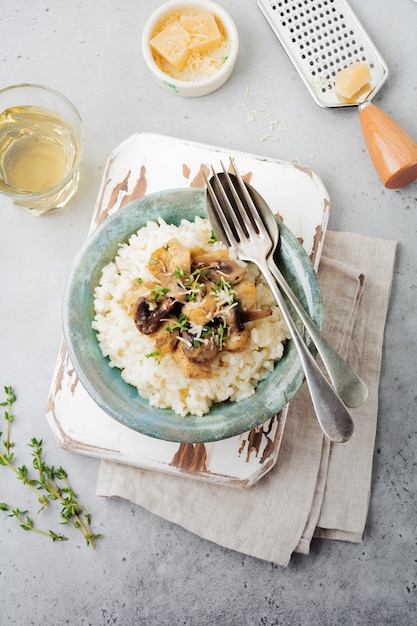 Risotto with chicken and mushrooms