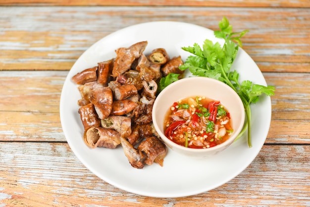 Roasted pork Chitterlings with chilli sauce