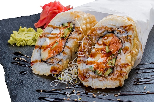 Roll tempura spicy chicken and avocado