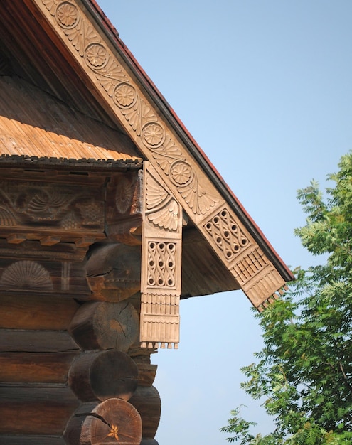 The roof of a wooden house in the center of the city of kamchatka.