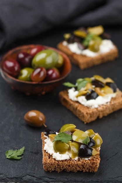 Rye bread toast (canape) 