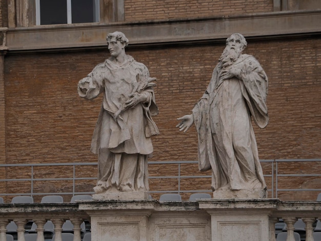 saint peter basilica rome detail of statue on columns roof