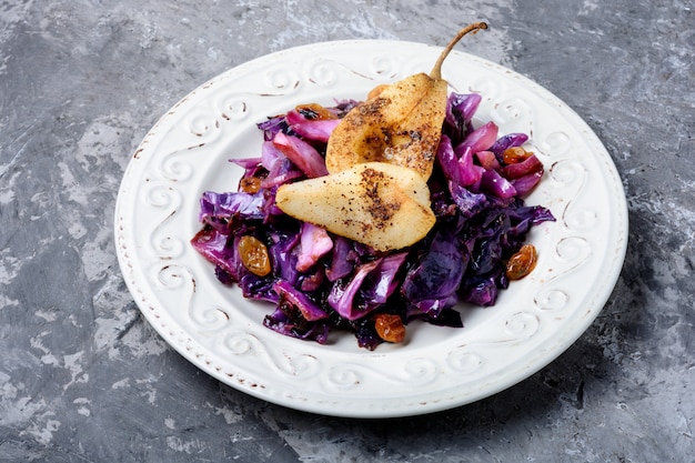 Salad of cabbage, pears and spices