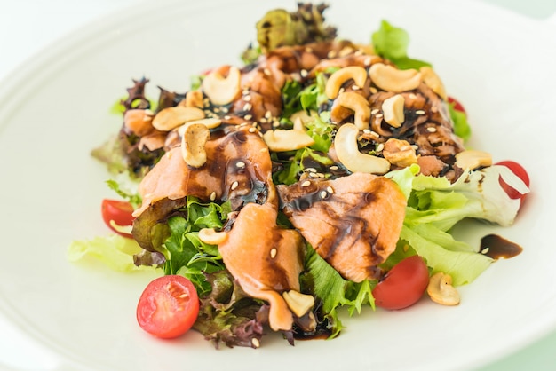 salad with smoke salmon