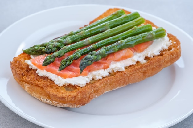 Salmon asparagus sandwich