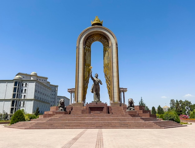 The Samanid statue right in the center of Dushanbe