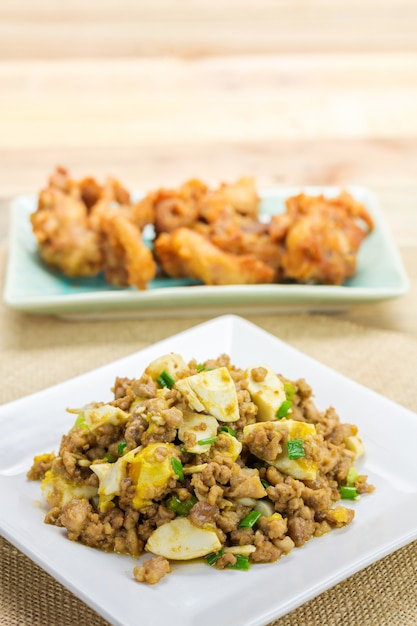 Saute Minced pork with salty egg