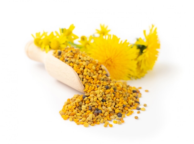 Scattered bee pollen