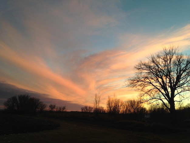 Photo scenic view of landscape at sunset