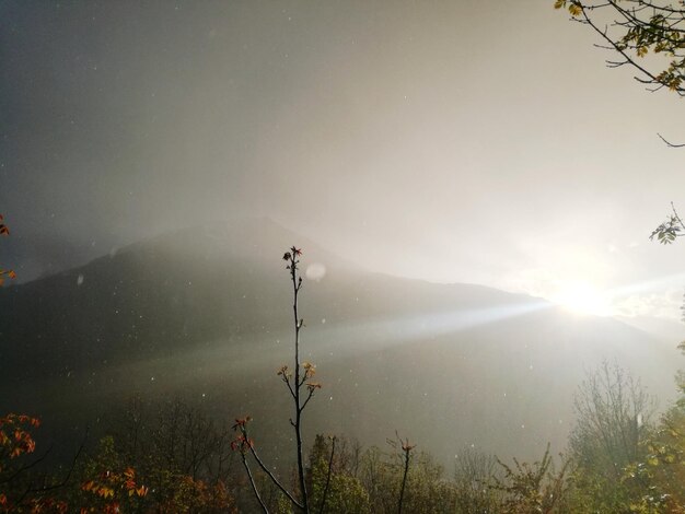 Photo scenic view of mountains against sky