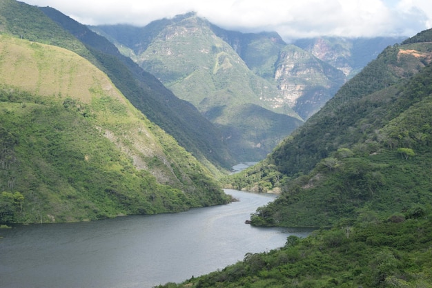 Photo scenic view of mountains against sky