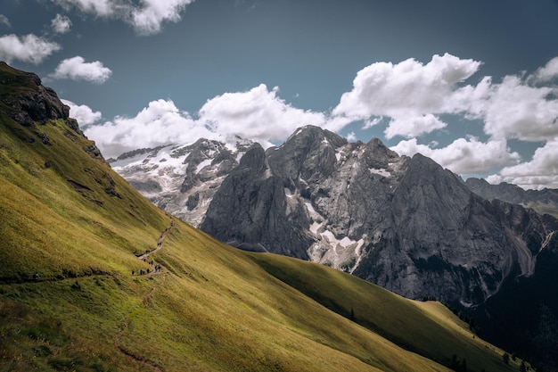 Photo scenic view of mountains against sky