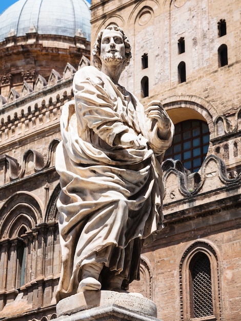 Photo sculpture near palermo cathedral