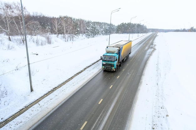 A semitrailer truck semitruck tractor unit and semitrailer to carry freight