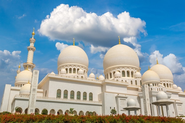 Sheikh Zayed Grand Mosque in Abu Dhabi, United Arab Emirates