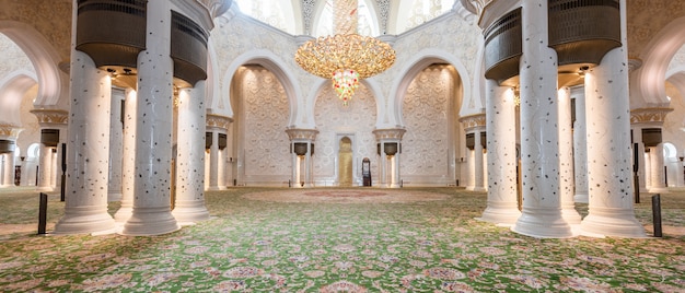 Sheikh Zayed Grand Mosque from Abu Dhabi