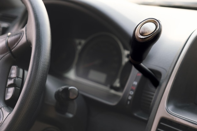 Shift lever of the automatic transmission on the wheel