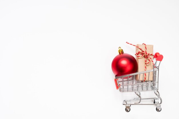 Shopping cart with gifts