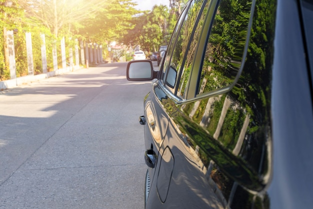 Side wing mirror and door handle black color car