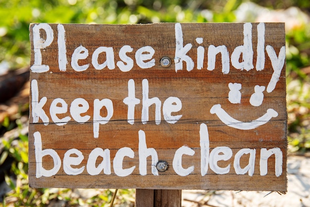 Sign saying 'Please kindly keep the beach clean