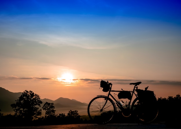 Silhouette bike packing