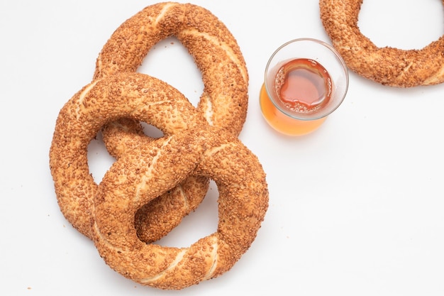 Photo simit and tea turkish cuisine top view