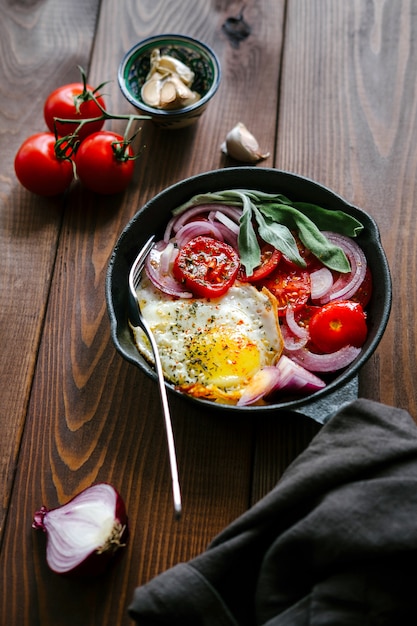 Simple Scrambled Eggs With tomatoes cherry