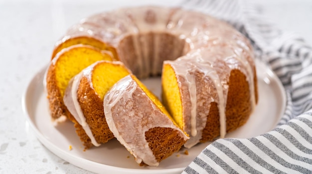 Simple vanilla bundt cake from box cake