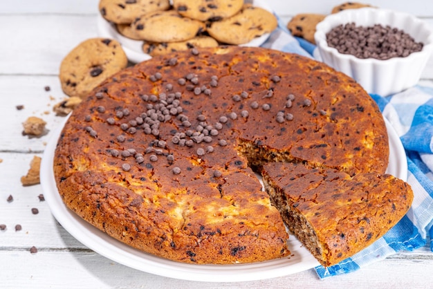 Skillet roasted chocolate chips cookie cake