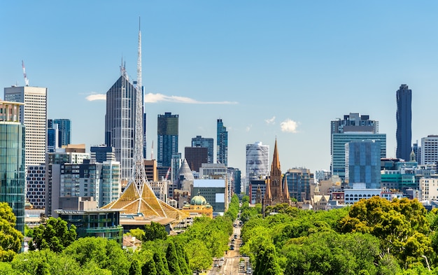 Skyline of Melbourne from Kings Domain parklands - Australia