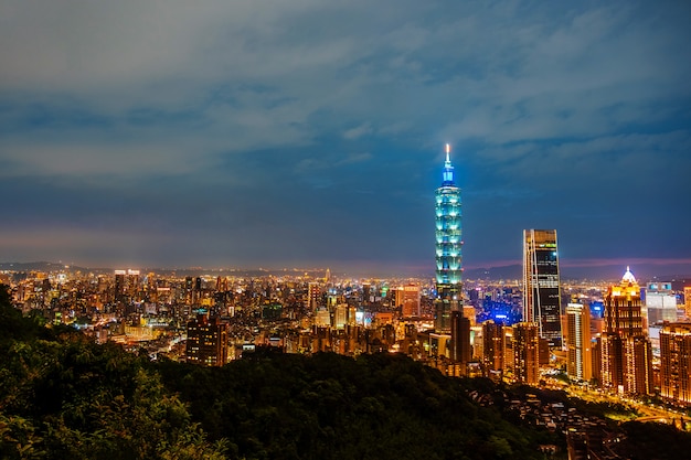 Skyline of Taipei cityscape Taipei 101 building of Taipei financial city ,Taiwan