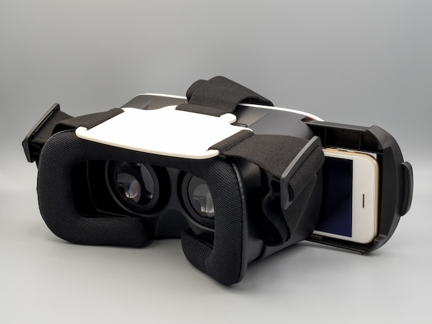 Smartphone and virtual reality headset 