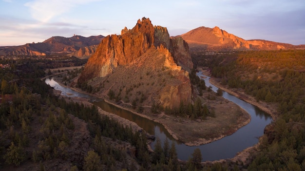 Photo smith rock crooked river oregon state rocky butte