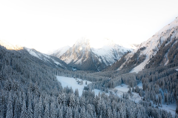 Photo snow covered mountain against sky